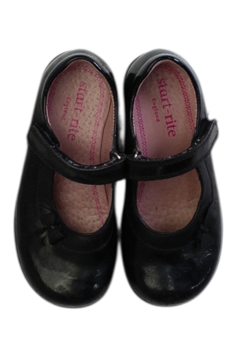 A Black Dress Shoes from Start-Rite in size 4T for girl. (Back View)