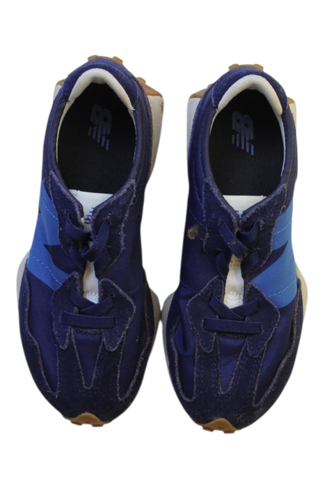 A Blue Sneakers from New Balance in size 7Y for boy. (Back View)