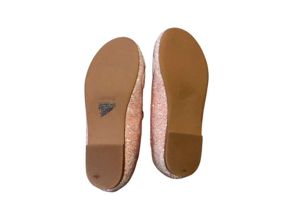 A Pink Flats from WiNK in size 5T for girl. (Back View)
