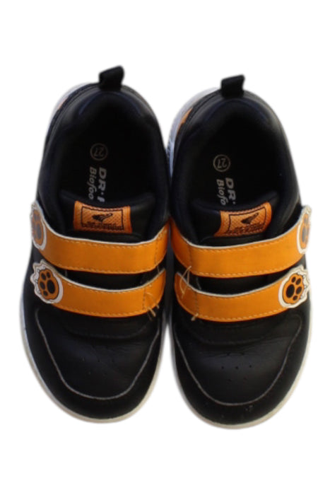 A Black Sneakers from Dr. Kong in size 4T for boy. (Back View)