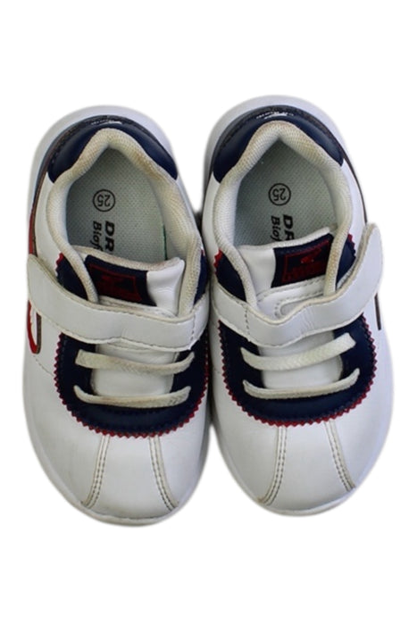 A White Sneakers from Dr. Kong in size 3T for boy. (Back View)