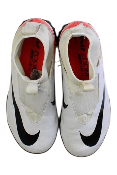 A Multicolour Cleats/Soccer Shoes from Nike in size 7Y for girl. (Back View)