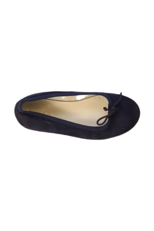 A Navy Flats from Pepa & Co. in size 5T for girl. (Front View)