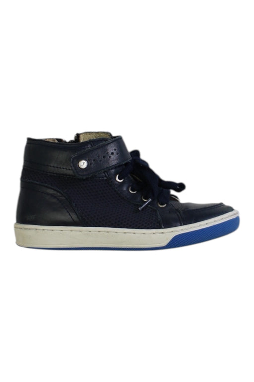 A Navy Sneakers from Jacadi in size 5T for boy. (Front View)