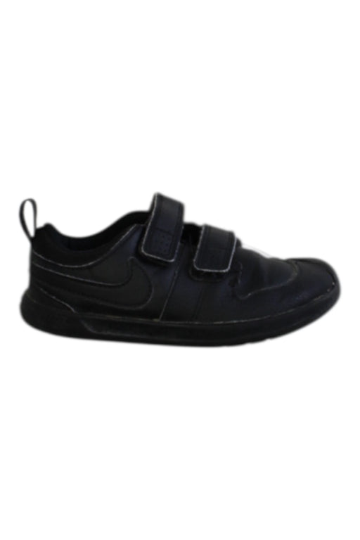 A Black Sneakers from Nike in size 4T for boy. (Front View)