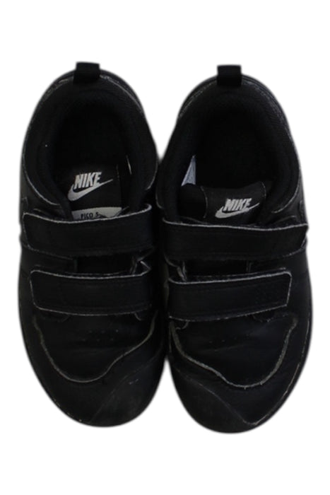 A Black Sneakers from Nike in size 4T for boy. (Back View)