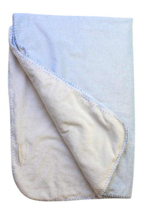 A Ivory Blankets from Pottery Barn in size O/S for boy. (Back View)