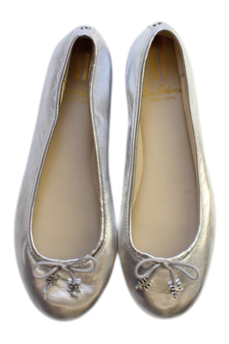 A Silver Flats from Sam Edelman in size 12-18M for girl. (Back View)
