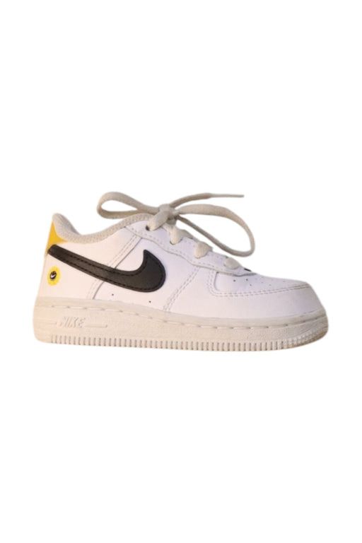 A White Sneakers from Nike in size 18-24M for neutral. (Front View)