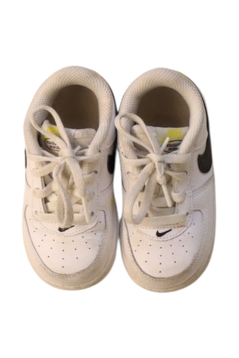 A White Sneakers from Nike in size 18-24M for neutral. (Back View)