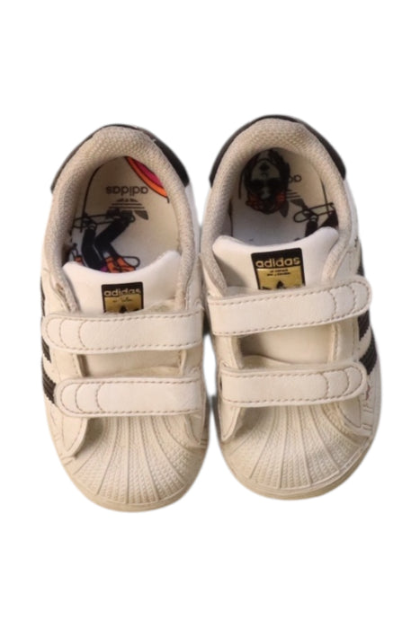 A White Sneakers from Adidas in size 18-24M for neutral. (Back View)