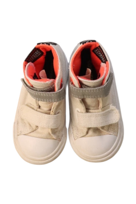 A Beige Sneakers from Converse in size 18-24M for neutral. (Back View)
