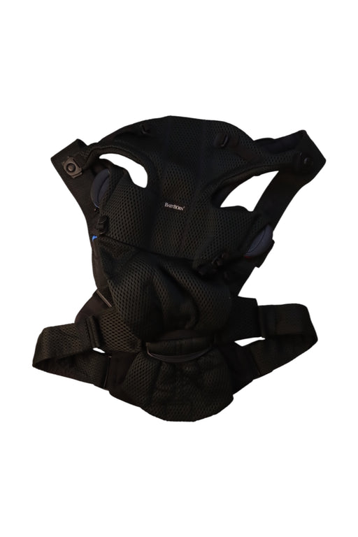 A Black Baby Carriers from BabyBjorn in size O/S for neutral. (Front View)