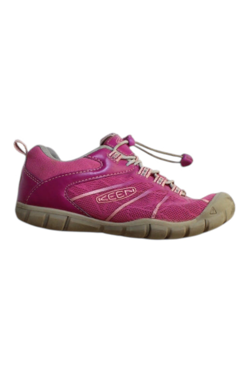 A Pink Sneakers from Keen in size 7Y for girl. (Front View)