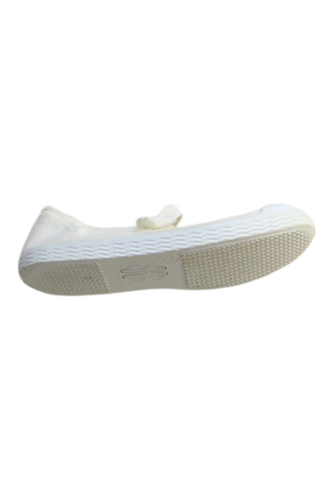A White Flats from Jacadi in size 7Y for girl. (Front View)