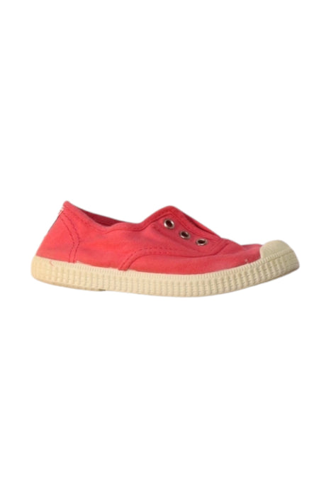 A Red Slip Ons from Cienta in size 4T for neutral. (Front View)