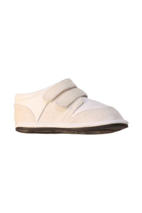 A Ivory Loafers & Moccasins from Jack & Lily in size 3T for neutral. (Front View)