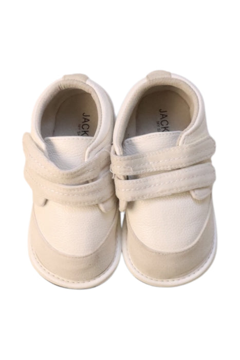 A White Booties from Jack & Lily in size 3T for neutral. (Back View)