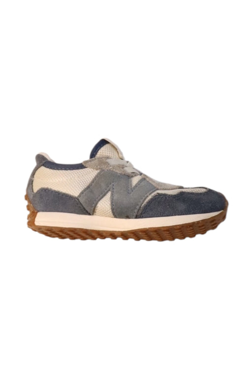 A Blue Sneakers from New Balance in size 3T for neutral. (Front View)