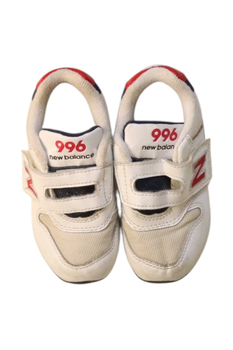 A Multicolour Sneakers from New Balance in size 3T for neutral. (Back View)