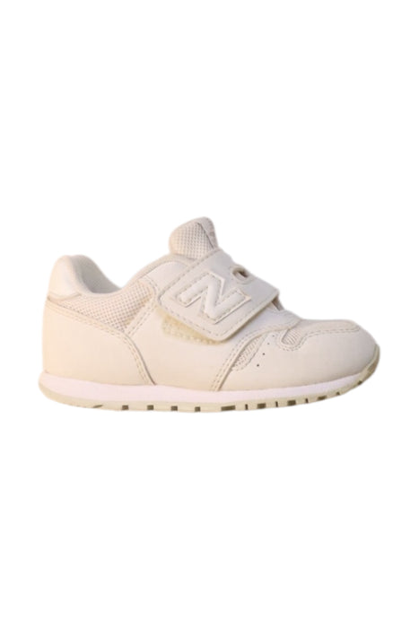 A Beige Sneakers from New Balance in size 18-24M for neutral. (Front View)
