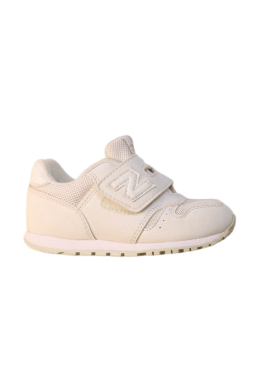 A Beige Sneakers from New Balance in size 18-24M for neutral. (Front View)
