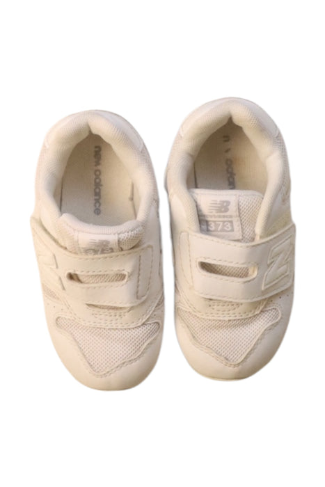 A Beige Sneakers from New Balance in size 18-24M for neutral. (Back View)