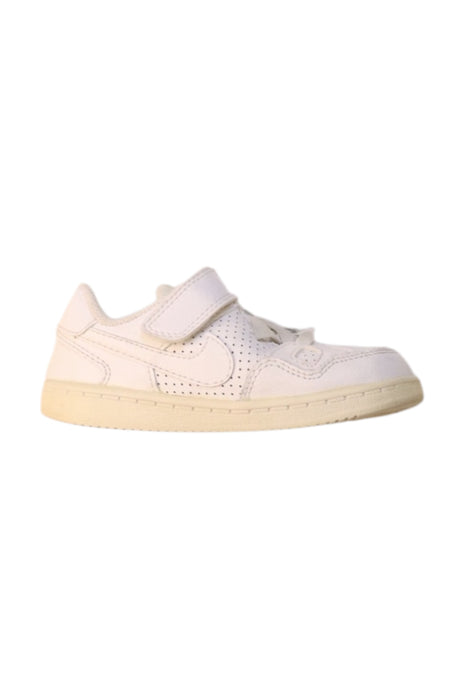 A White Sneakers from Nike in size 3T for neutral. (Front View)