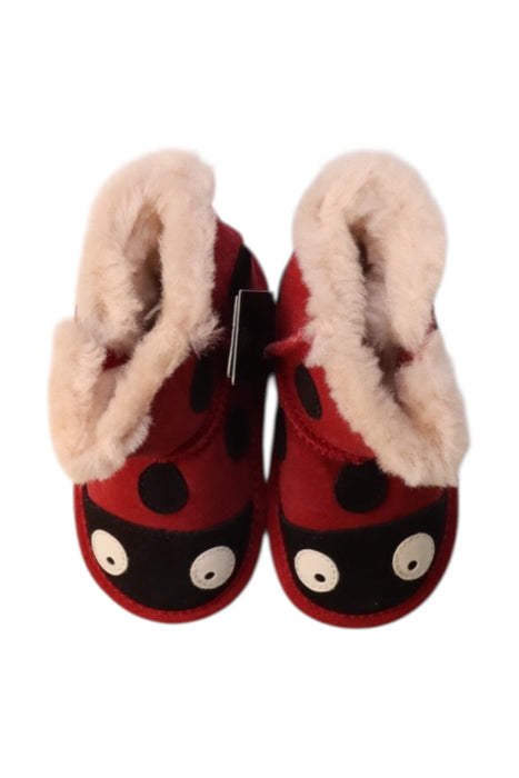 A Red Booties from EMU Australia in size 12-18M for neutral. (Back View)