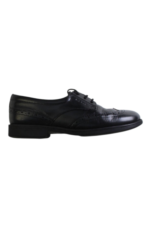 A Black Dress Shoes from Geox in size 7Y for boy. (Front View)