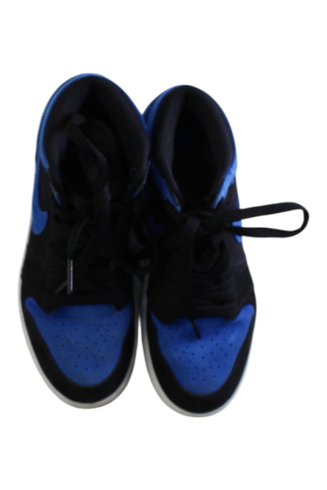 A Black Sneakers from Air Jordan in size 7Y for boy. (Back View)