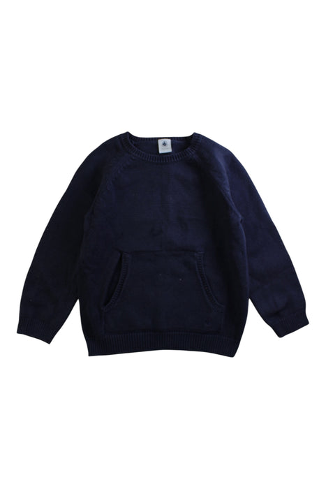 A Navy Crewneck Sweatshirts from Petit Bateau in size 4T for boy. (Front View)