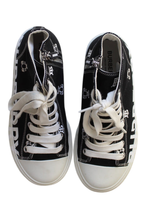 A Black Sneakers from Burberry in size 7Y for neutral. (Back View)