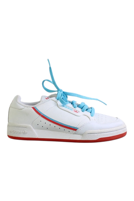 A White Sneakers from Adidas in size 6T for boy. (Front View)