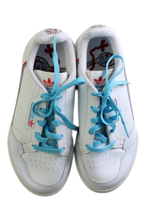 A White Sneakers from Adidas in size 6T for boy. (Back View)
