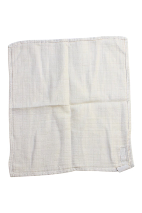 A White Blankets from Natures Purest in size O/S for neutral. (Back View)