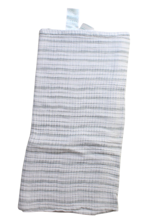 A White Swaddles from Aden & Anais in size O/S for boy. (Front View)