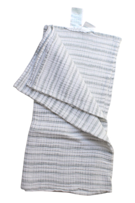 A White Swaddles from Aden & Anais in size O/S for boy. (Back View)