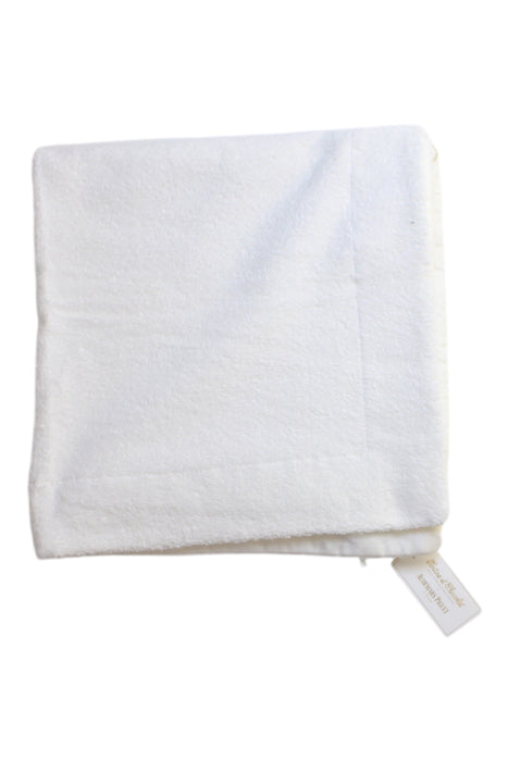 A White Blankets from Tartine et Chocolat in size O/S for neutral. (Front View)