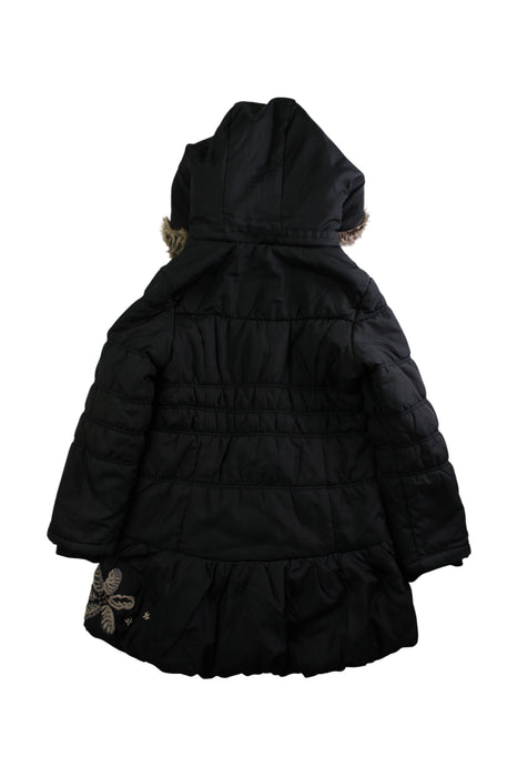 A Black Puffer/Quilted Coats & Outerwear from Catimini in size 6T for girl. (Back View)