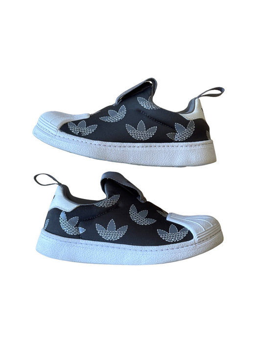 A White Slip Ons from Adidas in size 5T for neutral. (Back View)