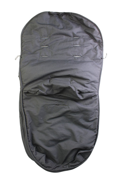 A Black Strollers & Accessories from Maclaren in size O/S for neutral. (Back View)