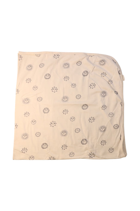 A Ivory Blankets from Wilson & Frenchy in size O/S for neutral. (Front View)