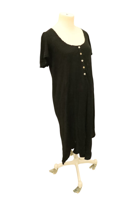 A Black Short Sleeve Dresses from Hatch in size Maternity-L for maternity. (Front View)