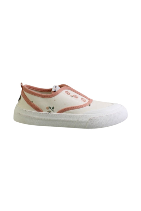 A White Sneakers from Liewood in size 6T for girl. (Front View)