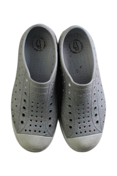 A Grey Sneakers from Native Shoes in size 7Y for girl. (Back View)