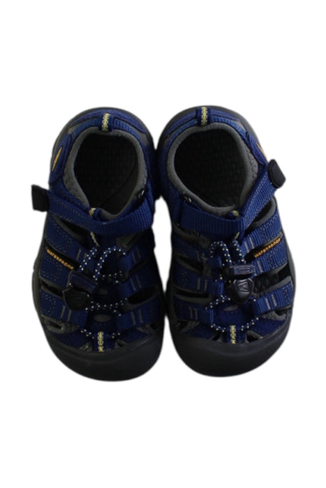 A Navy Sandals from Keen in size 3T for boy. (Back View)