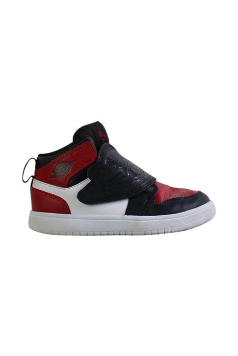 A Multicolour Sneakers from Air Jordan in size 5T for boy. (Front View)