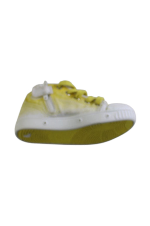 A Yellow Sneakers from Bonton in size 3T for neutral. (Front View)