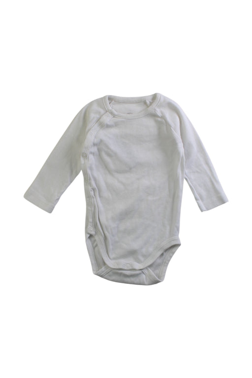 A White Long Sleeve Bodysuits from Petit Bateau in size 0-3M for neutral. (Front View)